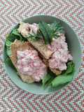 Crackers à l'aneth et rillettes de maquereau fumé