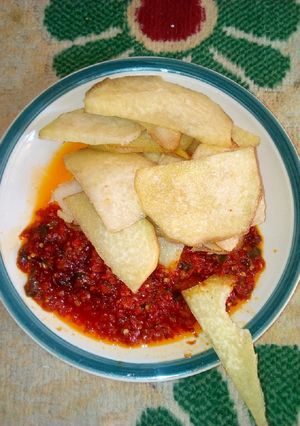 A picture of Fried Yam and Sauce.