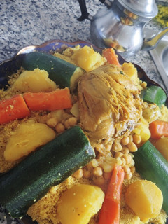 Una foto de Cous-cous de pollo