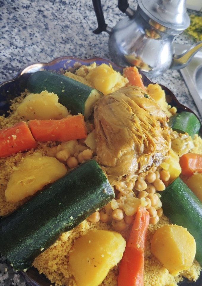 Una foto de Cous-cous de pollo