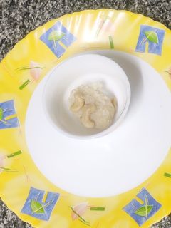 કાજુ કોકોનટ લાડુ (Kaju Coconut Ladoo Recipe In Gujarati) રેસીપી મુખ્ય ફોટો