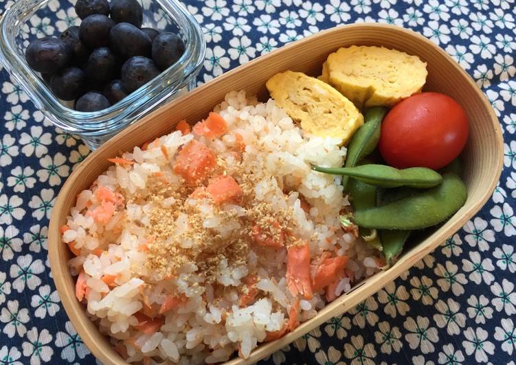 Simple Way to Make Any-night-of-the-week Salmon flake Bento Box