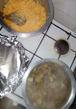 A picture of Peas stew with Rice.