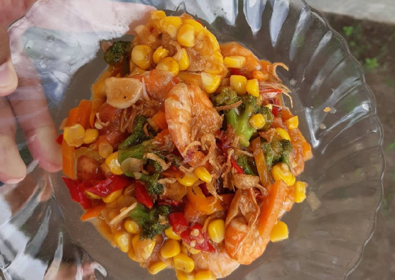 Udang dengan sayuran asam manis