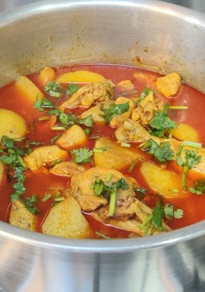 A picture of Chicken and Potato Curry.