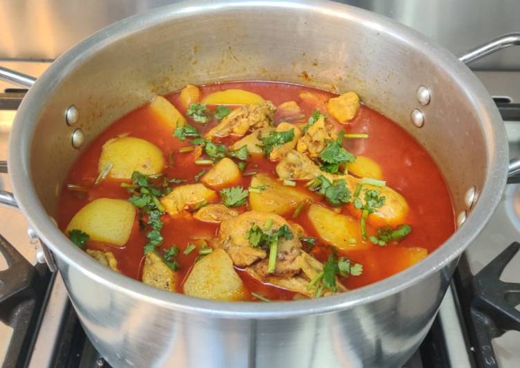Recipe of Tasteful Chicken and Potato Curry