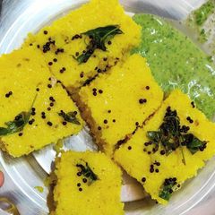 A picture of Dhokla.