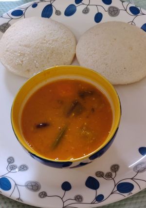 इडली (idli recipe in Hindi) रेसिपी मुख्य फोटो