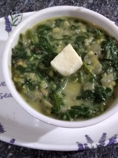 பாலாக்கீரை பாசிப்பருப்பு பால் கூட்டு🥗🍶 செய்முறை முக்கிய புகைப்படம்