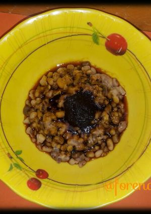 A picture of Beans and agoyin sauce (Ewa agoyin).