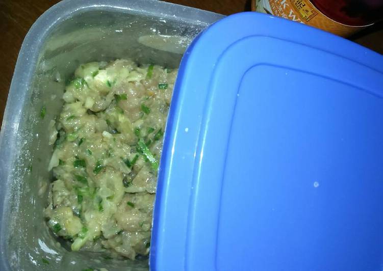Isian gyoza ayam/ udang