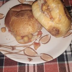 A picture of Chole kulche.