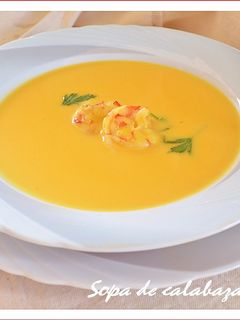 Una foto de Sopa de calabaza con gambas (Thermomix)