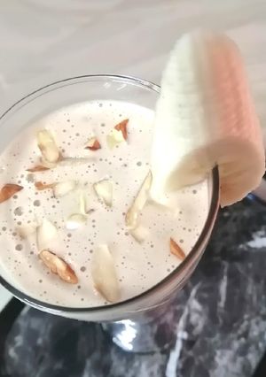 ওটস প্রোটিন শেক (Oats protein shake recipe in bengali) রেসিপির প্রধান ছবি