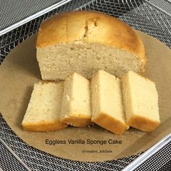 A picture of Eggless Vanilla Sponge Cake.