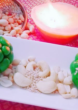 A picture of Sesame Peanut Custard Apple.