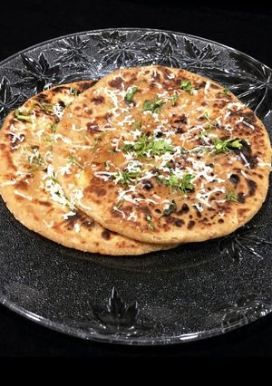 A picture of Aloo Cheese Paratha.