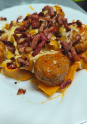 Una foto de Pappardelle con albondigas