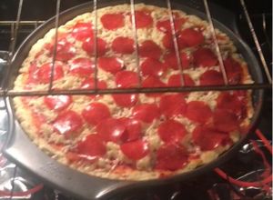 Una foto de Pizza Casera Sin Levadura Muy Fácil De Hacer 🍕