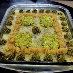 A picture of Kunafa pistachio pudding.