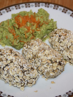 Una foto de Croquetas al horno de champiñones con quinoa y paté de aguacate crudivegano. (Vegano y crudivegano)