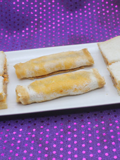 Una foto de Salchichas y foie gras con pan de molde