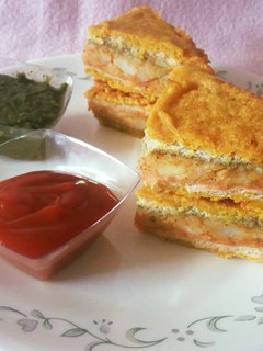 A picture of Bread Pakora.