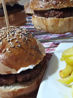 Una foto de Burguer ahumada de ternera y paté