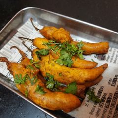 A picture of Besan green chilli pakoda😍.