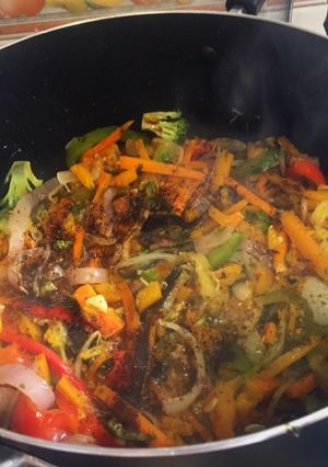 Una foto de Verduritas con salsa teriyaki!!! Bien sabrosa!! Fácil! 1, 2, 3