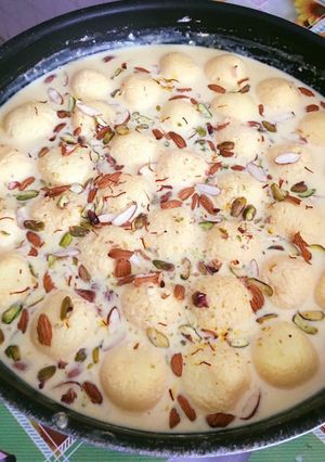 A picture of Rasmalai.