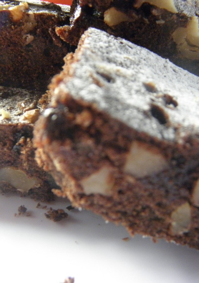 Una foto de Brownie de lentejas y algarroba
