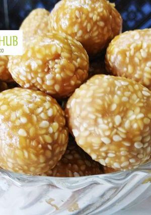 A picture of Til ke Ladoo a simple yet delicious sweet..