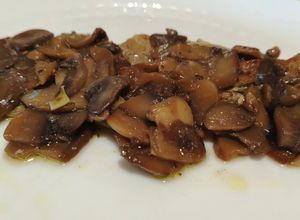 Foto di Fettine di Maiale con Funghi Misti e Salsa di Soia al Forno