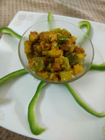 Easy Steps to Make Cucumber- Capsicum Sabji which Delicious