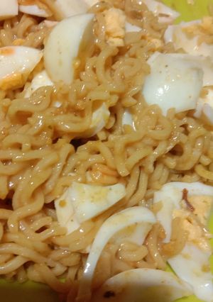 A picture of Maggi with boiled eggs.