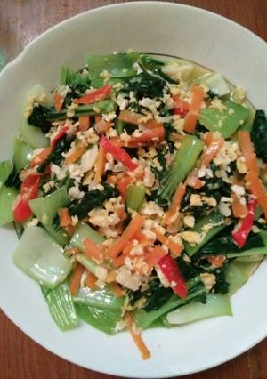 Foto resep Tumis pokcoy wortel
