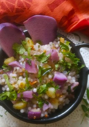 રતાળુ સાબુદાણા ની ફરાળી ખીચડી (Ratalu Sabudana Farali Khichdi Recipe In Gujarati) રેસીપી મુખ્ય ફોટો