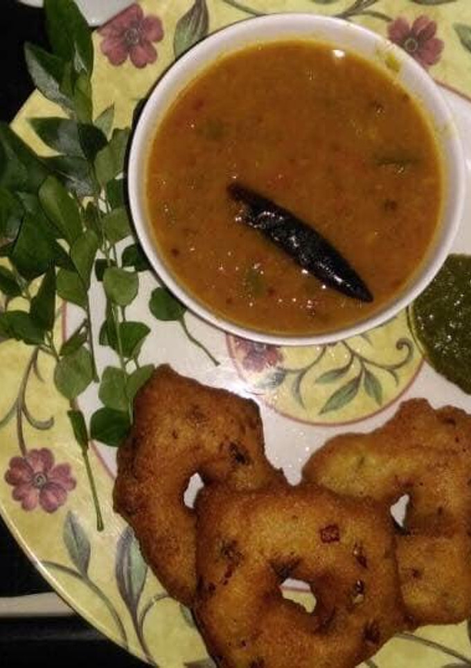 वड़ा (Vada recipe in Hindi) रेसिपी मुख्य फोटो