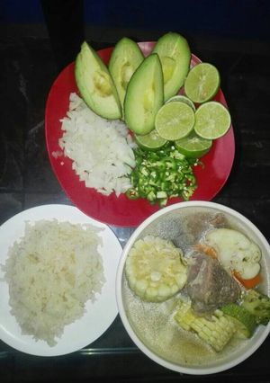 Una foto de Caldo de res