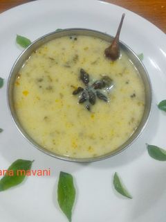 ગુજરાતી કઢી (Gujarati Kadhi Recipe In Gujarati) રેસીપી મુખ્ય ફોટો