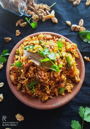 A picture of Masala Walnut Pulao.
