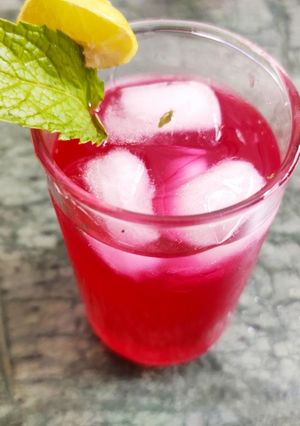 A picture of Minty Lemony Rose Mojito.