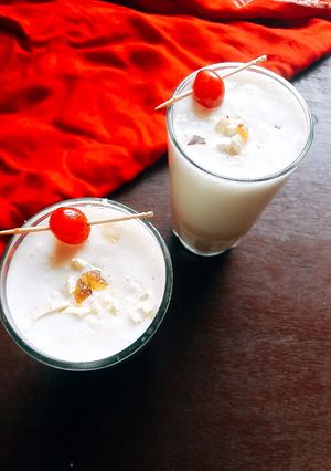 A picture of Rabdi lassi.