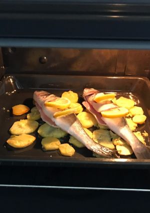 Una foto de Lubina al horno
