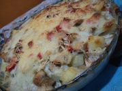 Una foto de salsa bechamel atún