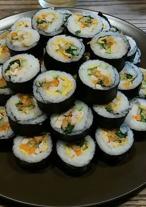 Hình của món Cơm cuộn.
