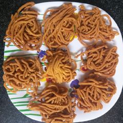 A picture of Karapoosa or Muruku.