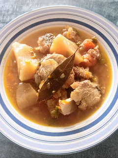 Una foto de Patatas guisadas con bacalao fresco