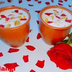 A picture of Thandai Lassi.